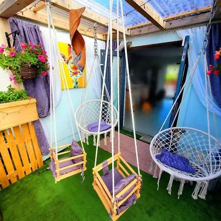 Country Cottage, Stunning Views * Трали